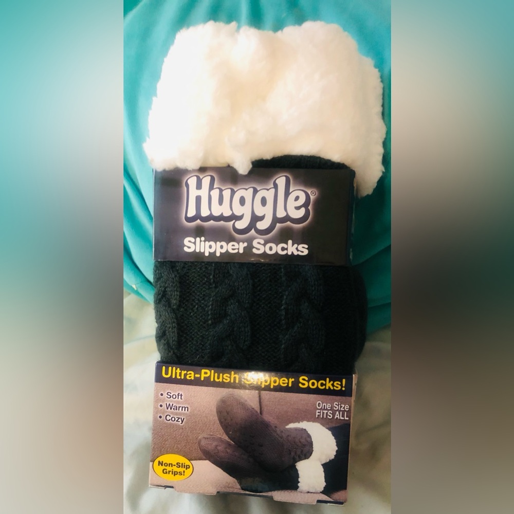 Huggle Ultra-Plush Slipper Socks - Gray with Cream Cuff